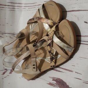 Abeo woman silver and animal print open toe adjustable sandals size 12 narrow